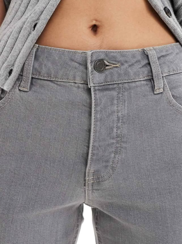 Stradivarius - STR baggy low waist jeans in grey wash