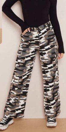 Stylewise - Camouflage wide leg denim cargo trousers