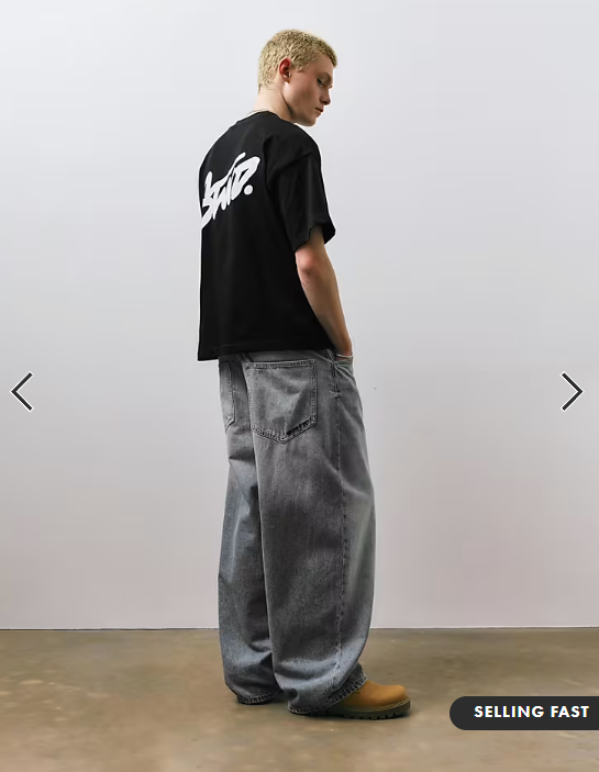 Pull&Bear Stwd logo boxy oversized t-shirt in black.