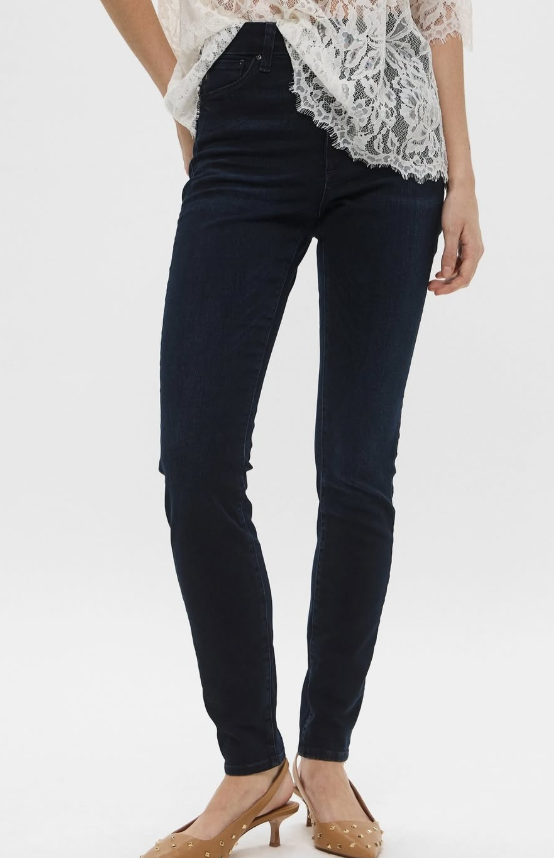 H&M - Shapin Skinny High Waist Jeans