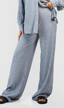 Boohoo - Crinkle Relaxed Fit Wide Leg Trousers