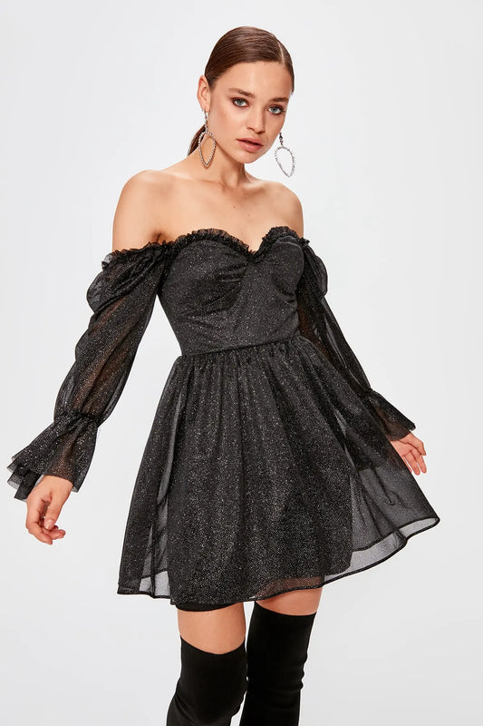 Dress With Ruffle Detail