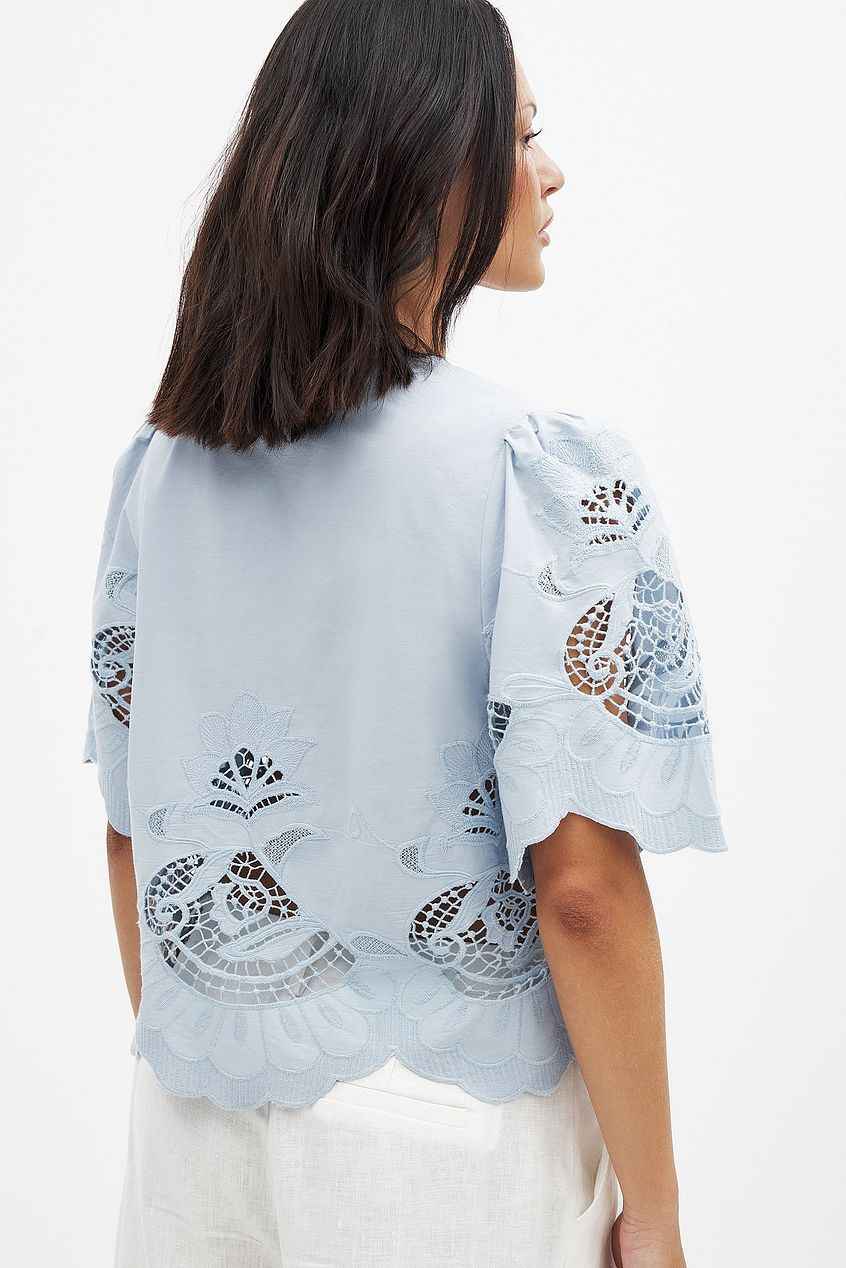 Na-kd Anglais Tie Front Blouse