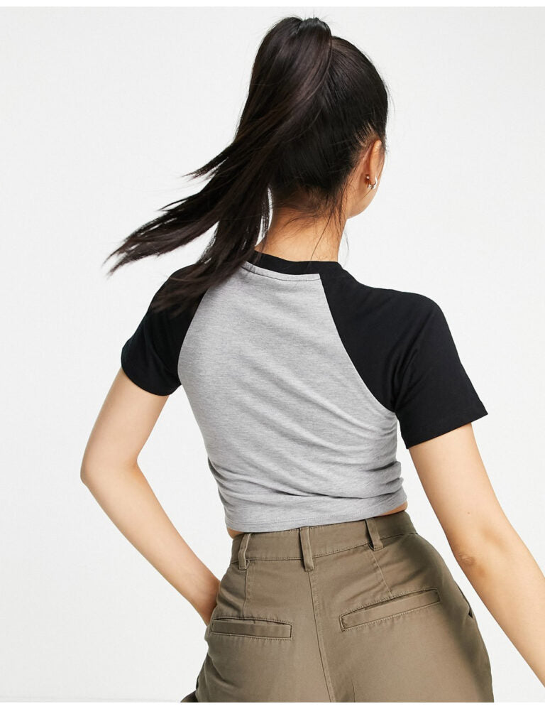 PETITE FITTED CROP TOP WITH CONTRAST