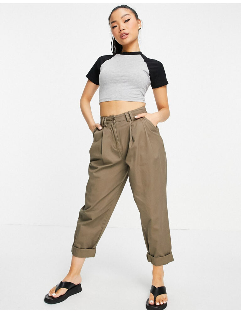 PETITE FITTED CROP TOP WITH CONTRAST