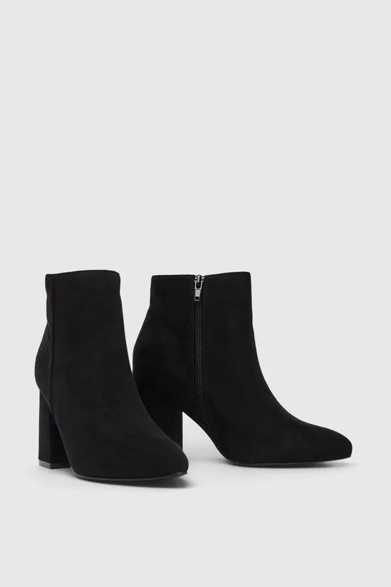 Wallis - Wide Fit Abbey Pointed Ankle Boots