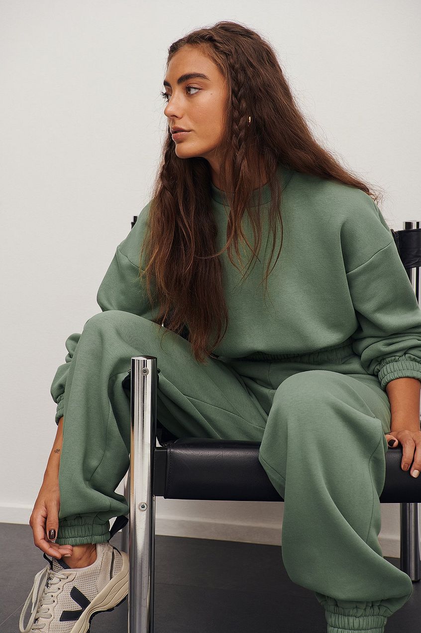 Cropped Waist Oversized Sweatshirt