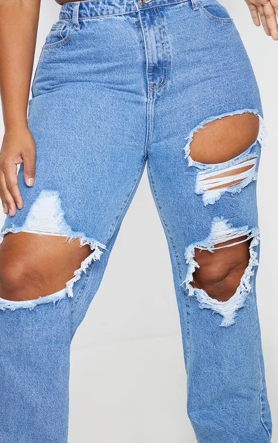 PRETTYLITTLETHING Plus Mid Blue Ripped Straight Leg Jeans