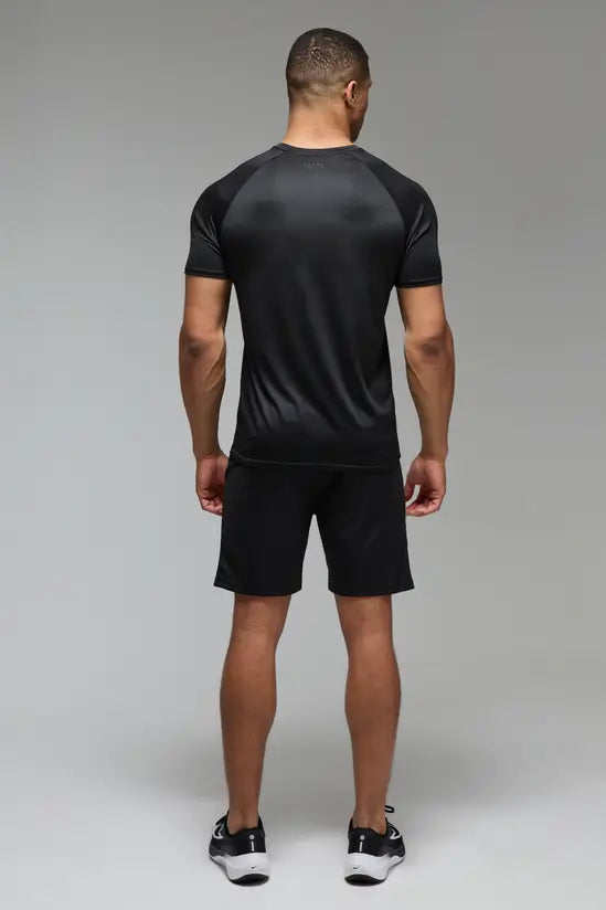 boohooMAN Man Active Lightweight Essentials Gym Regular Fit Raglan T-shirt