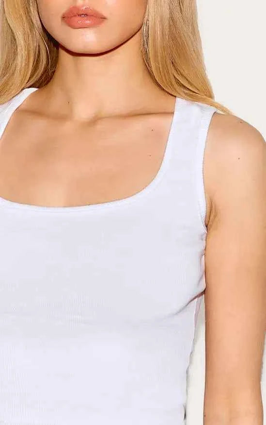 Boohoo - Rib Scoop Neck Vest