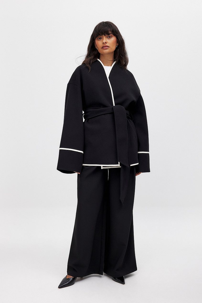 Contrast Binding Short Coat