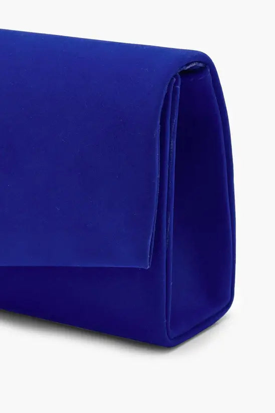 Boohoo - Structured Suedette Clutch Bag & Chain - Cobalt
