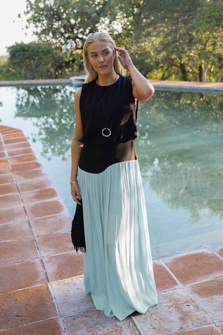 Na-kd Flowy Maxi Dress