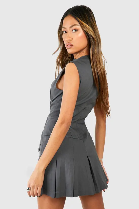 BOOHOO TAILORED NOTCH NECK PLEATED MINI DRESS