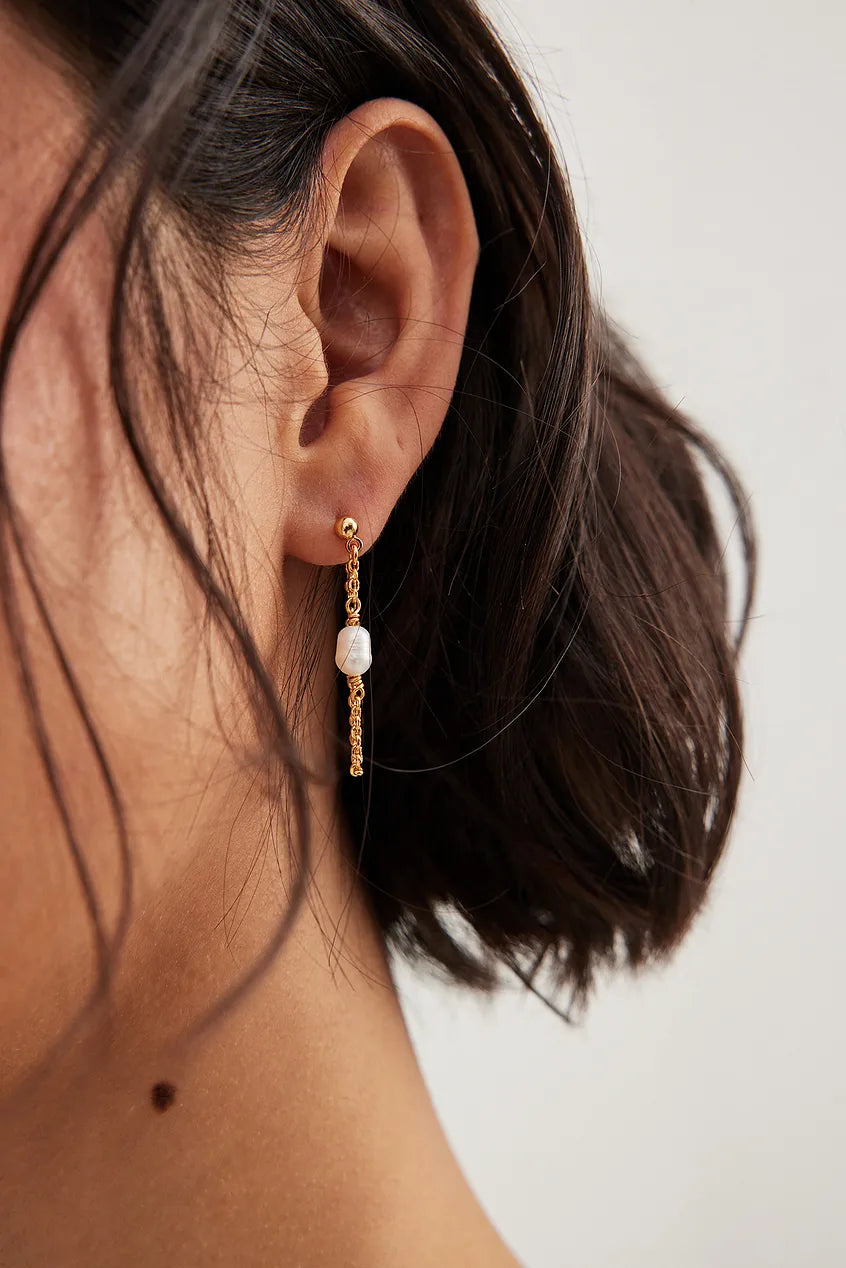 Hanging Pearl Earrings