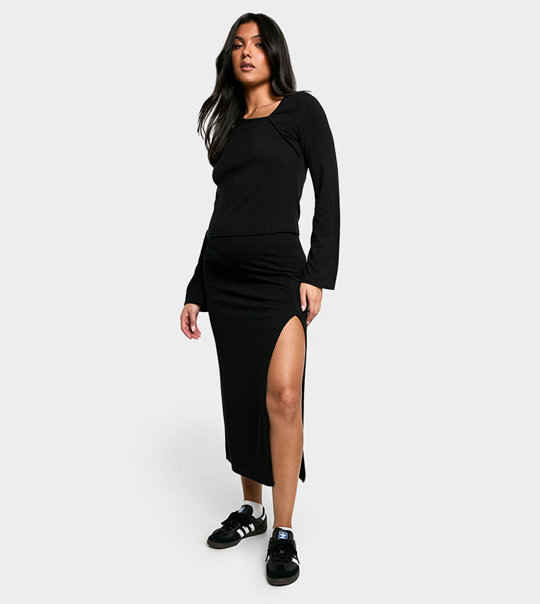 boohoo Ribbed Asymmetric Neck Long Sleeves Maternity Top