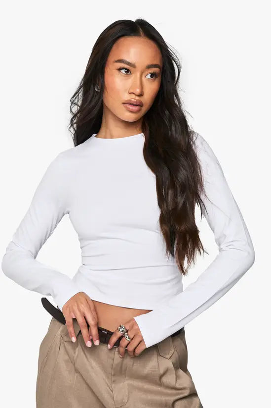 boohoo Basic Long Sleeve Crew Neck Crop Top