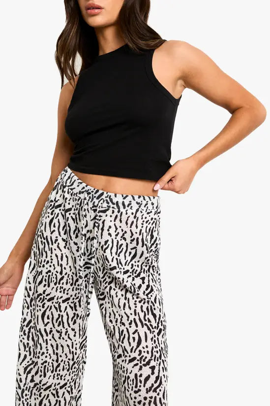 Boohoo - Petite Leopard Wide Leg Trousers
