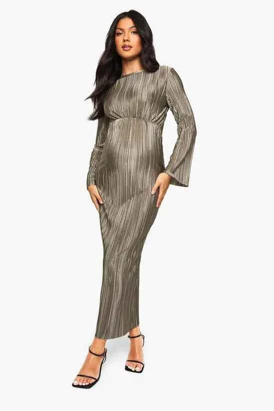boohoo Maternity Plisse Batwing Midaxi Dress