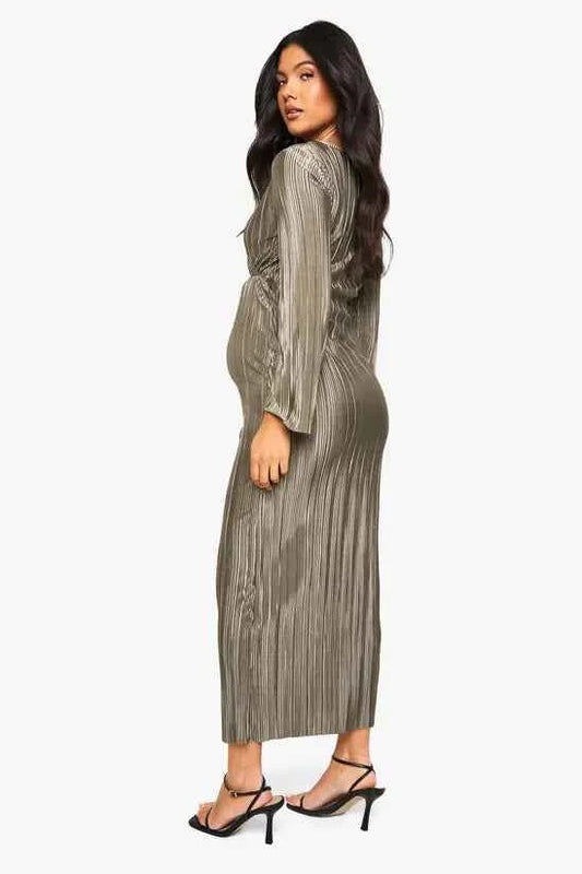 boohoo Maternity Plisse Batwing Midaxi Dress