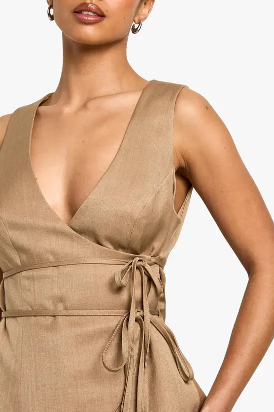 boohoo Petite Linen Look Waistcoat