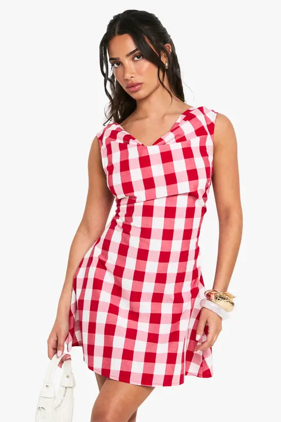 Boohoo - Petite Gingham Skater Mini Dress