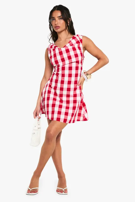 Boohoo - Petite Gingham Skater Mini Dress