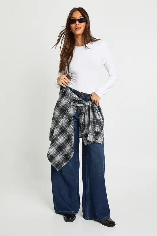 boohoo Basic Long Sleeve Crew Neck Bodysuit
