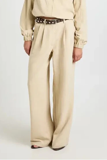 boohoo Peached Pleated Wide Leg Trousers