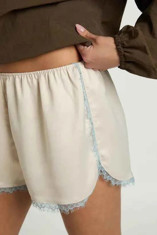 boohoo Contrast Lace Trim Runner Short