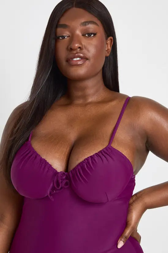 Boohoo - Plus Swimwear Essentials Underwired Swimsuit
