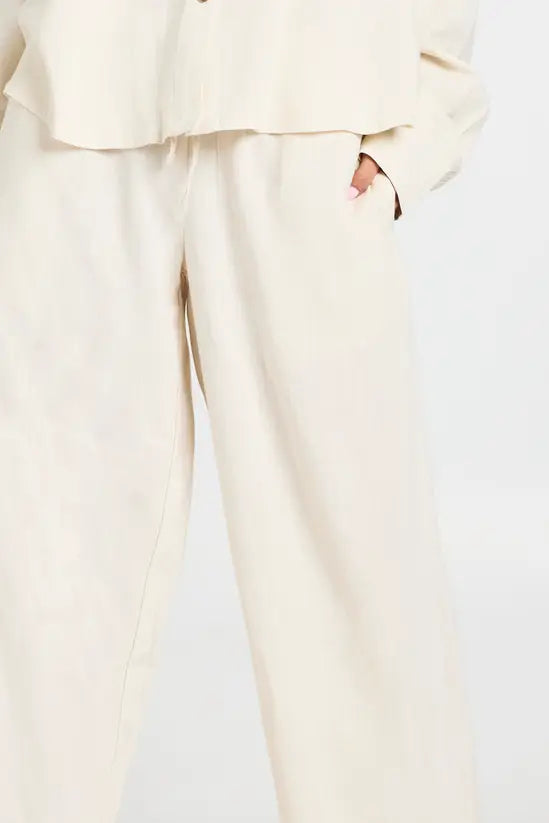 boohoo Petite Premium Linen Wide Leg Trousers