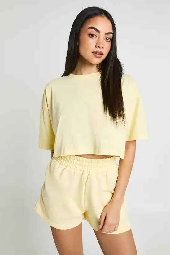 boohoo Basic Oversized Boxy Crop T-Shirt
