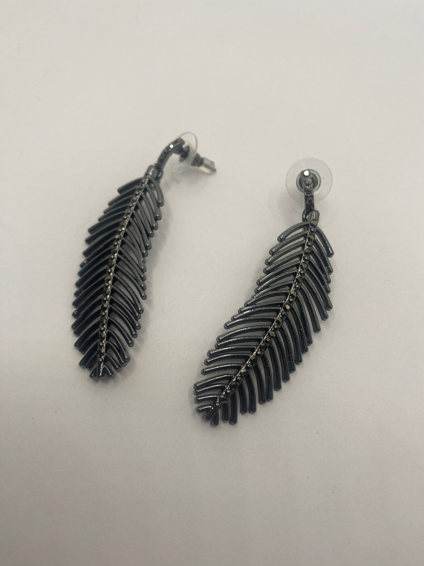 Black Metallic Leaf Stone Details Earrings