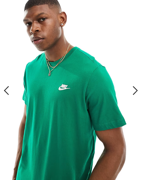 Nike Club t-shirt in green.