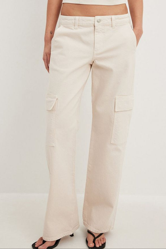 Low Waist Pocket Detail Jeans