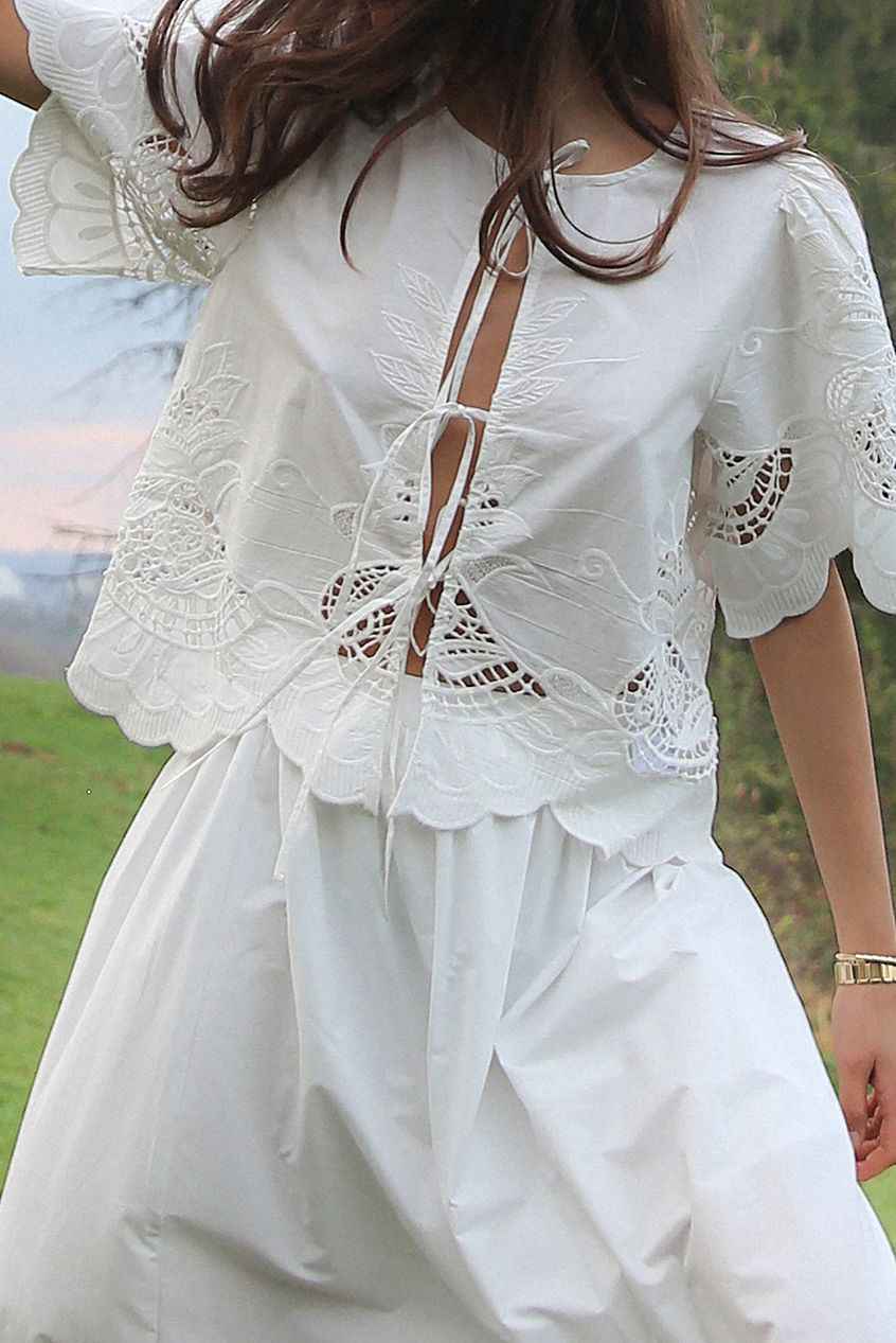 Na-kd Anglais Tie Front Blouse