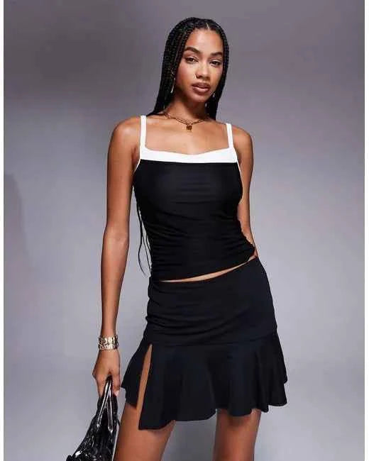 Missyempire Slinky Sweetheart Neckline Top in Black