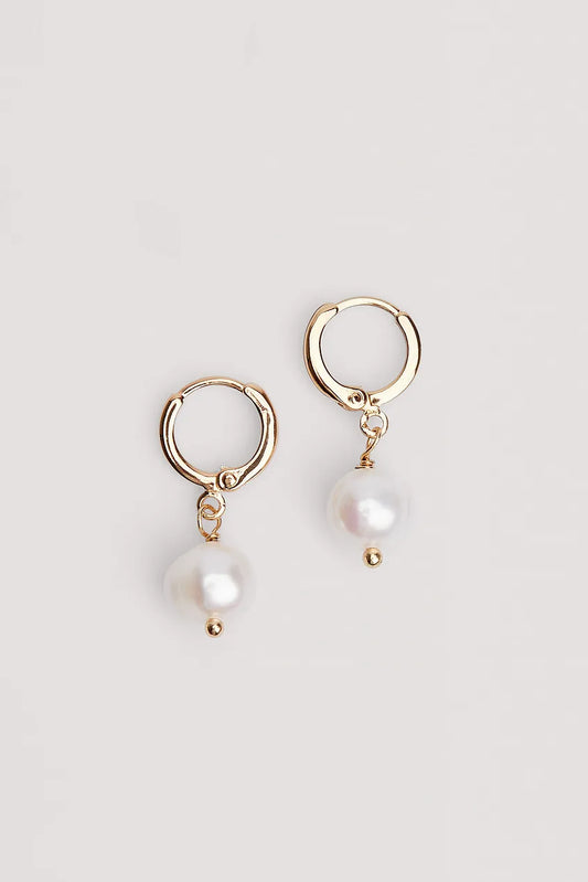 Hanging Pearl Earrings