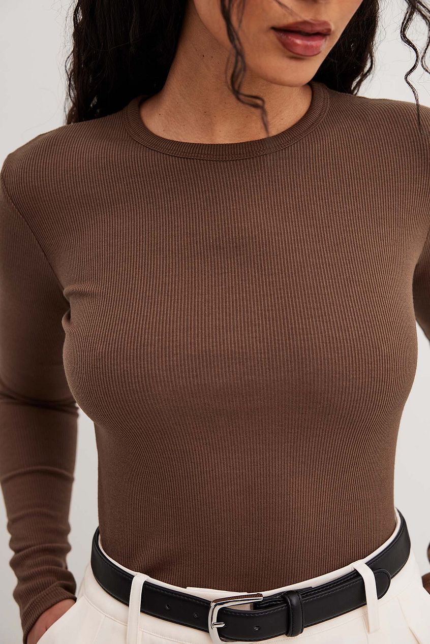 Ribbed Long Sleeved Round Neck Top