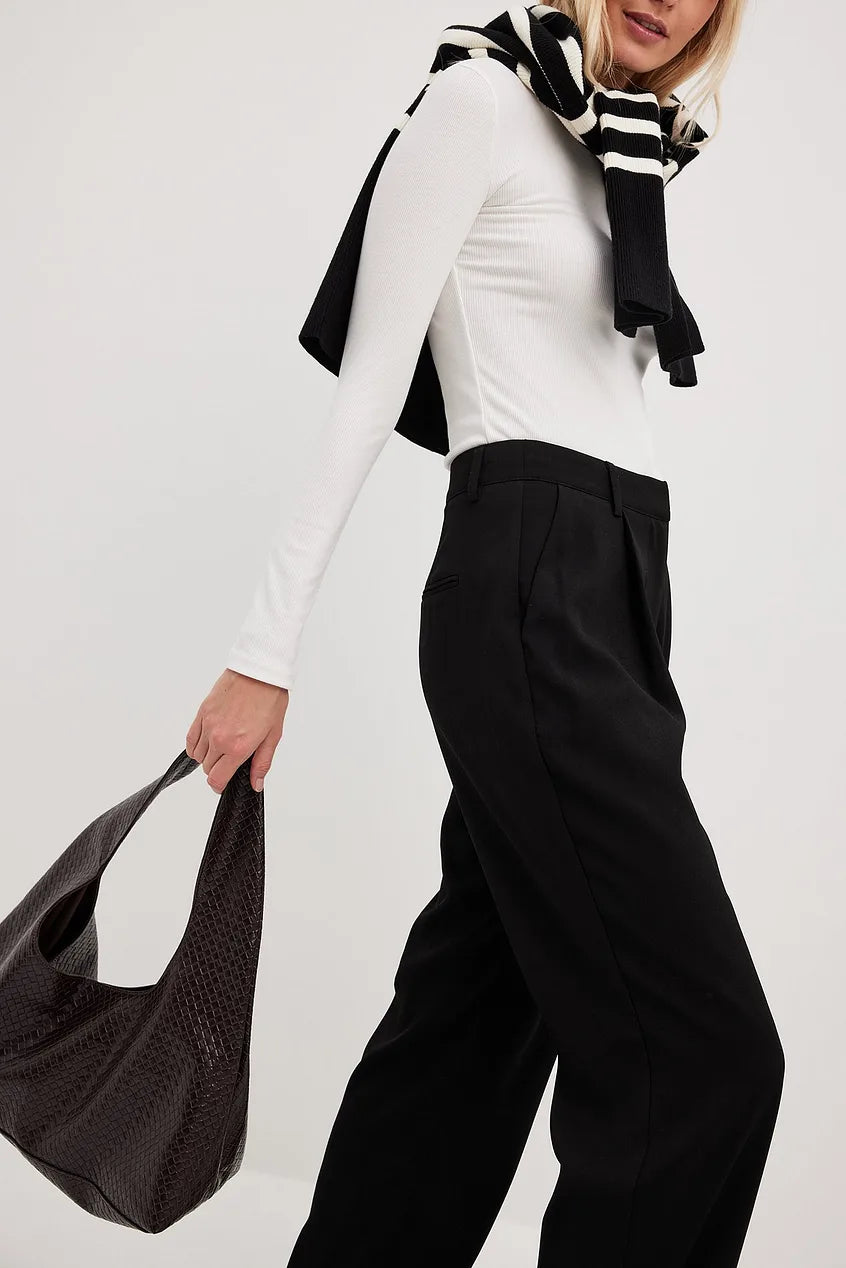 Ribbed Long Sleeved Round Neck Top