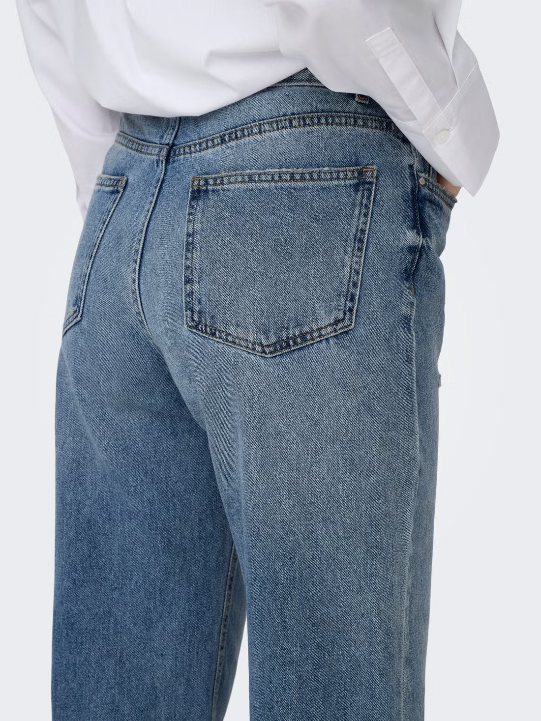 ONLELLA Mid waist Straight Fit Jeans