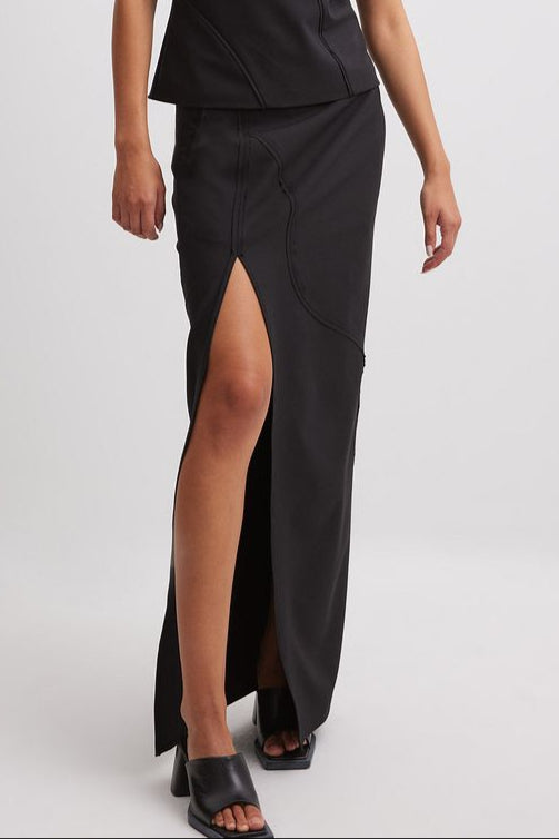 Raw Wavy Detail Maxi Skirt