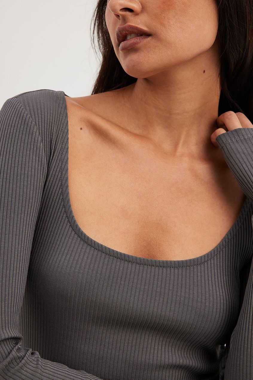 Scoop Neck Ribbed Top