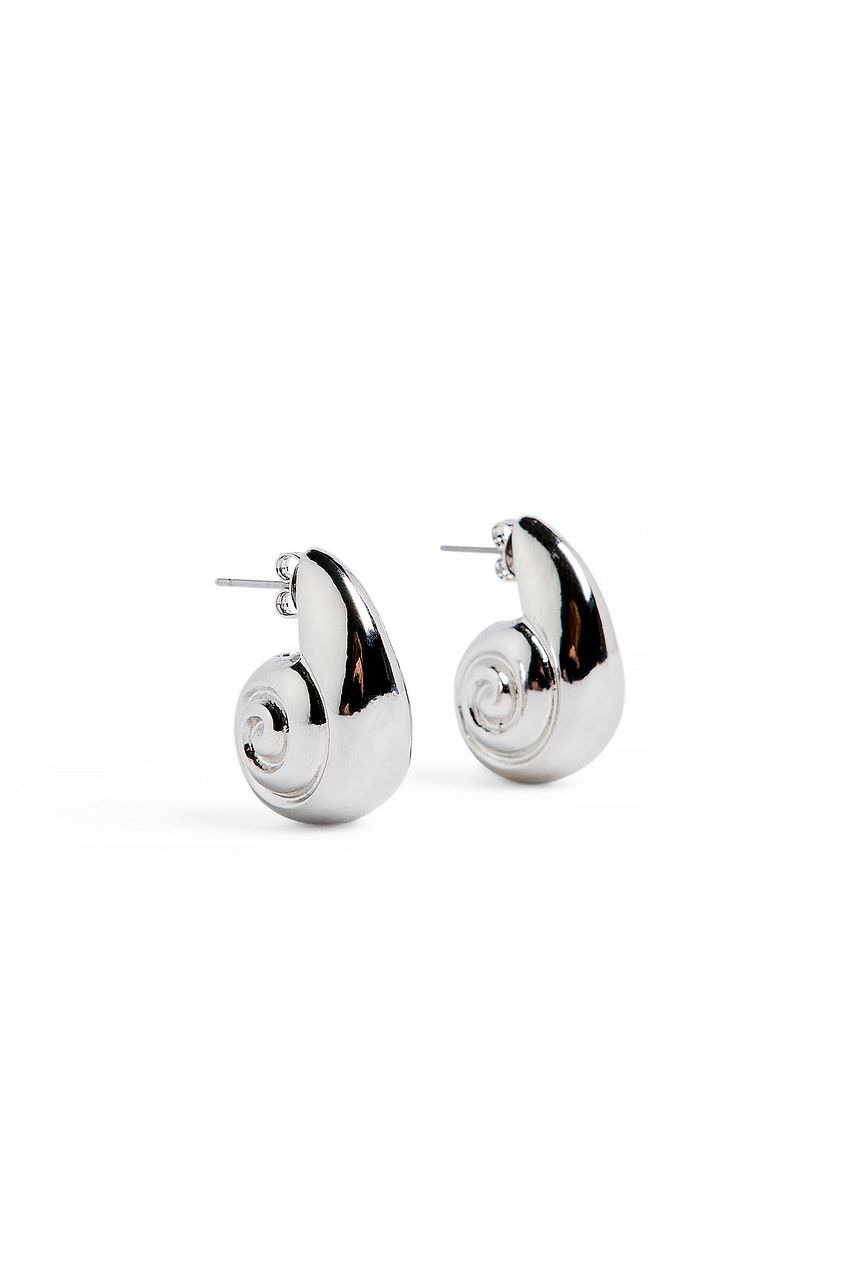 Shell Detail Earrings
