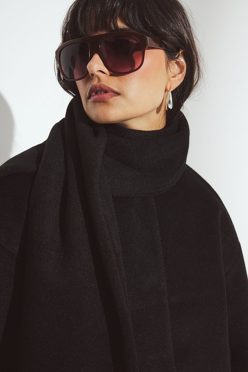 Short Scarf Detailed Coat