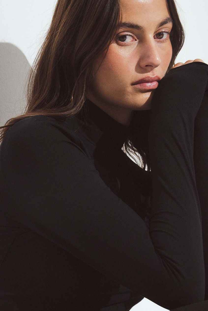 Na-kd Soft Line Turtle Neck Top