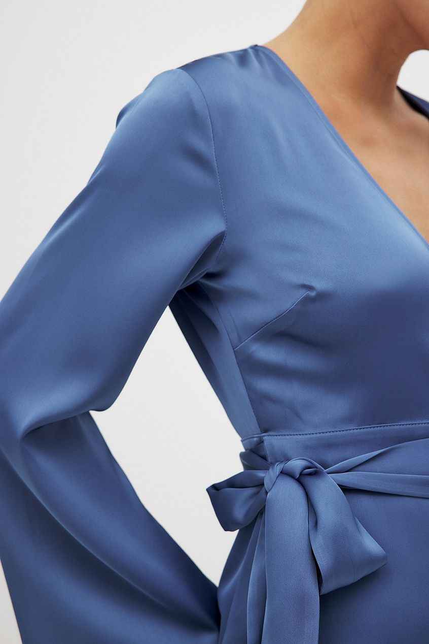 Na-kd Tie Waist Flowy Mini Dress