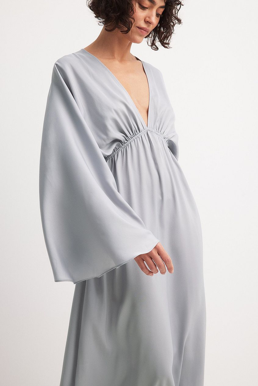Wide Sleeve Gathered Midi Dress
