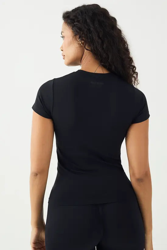 DSGN Studio Sport Contour Seamless Fitted Short Sleeve Top